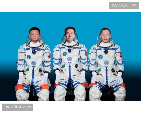 卢玉菲训练完直接拎爱马仕去吃米其林？